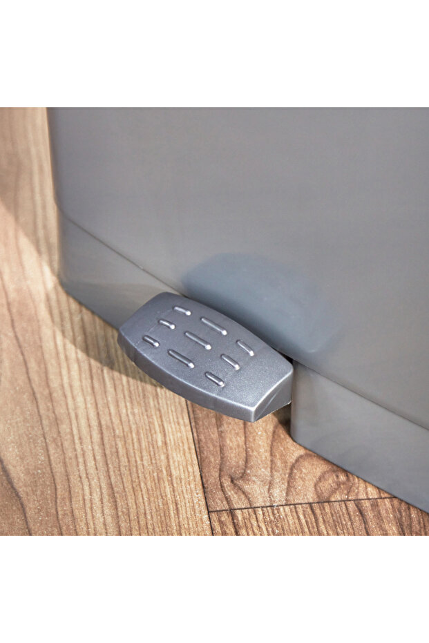 سلة المهملات نولان بدواسة - 17 لتر - 3