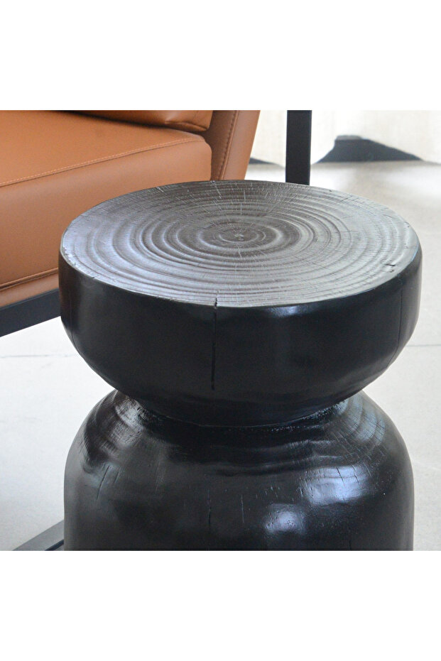 طاولة جانبية من مادة البولي ريزين من دريكس - 3