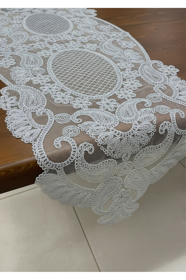 مفرش طاولة بنمط زهرة التوليب / رمادي، 135x43 سم - 2