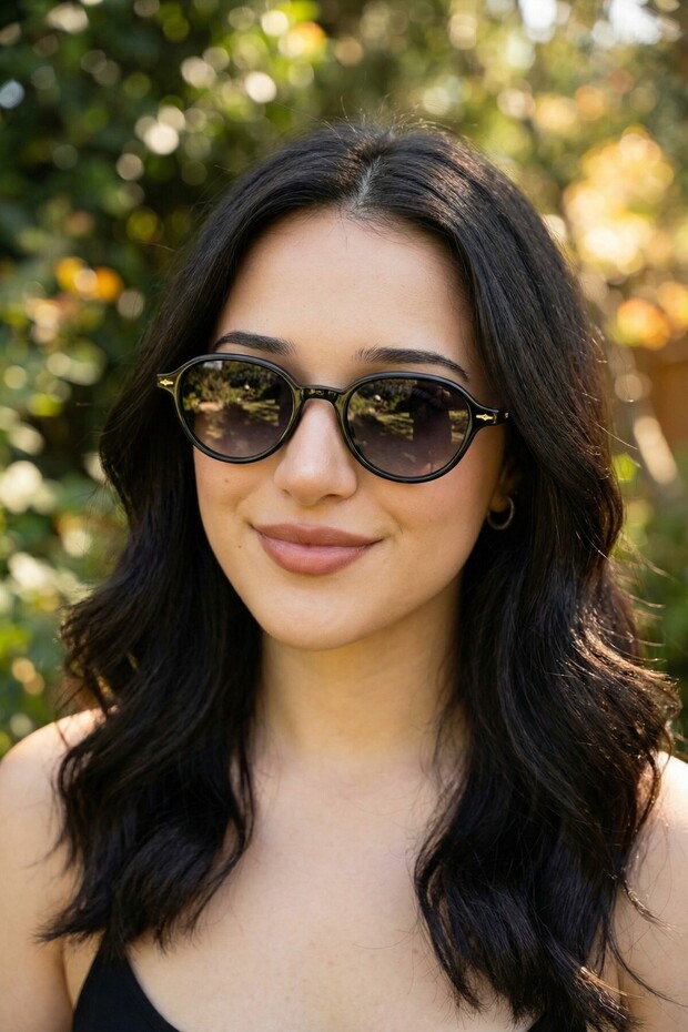 Berlin Unisex Retro Black Framed Smoked Glass Sunglasses | Uv400 Protected