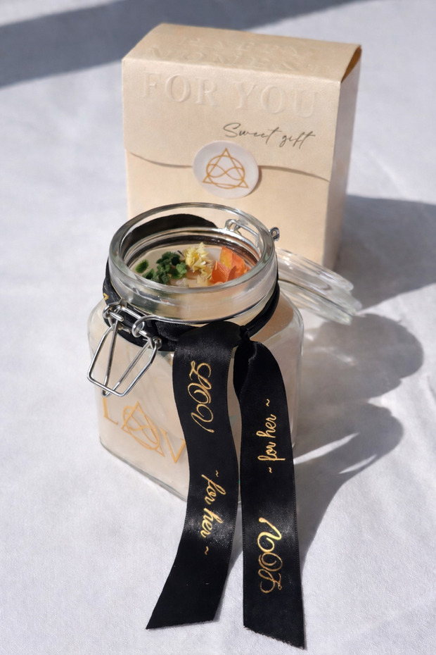 LOV Floral Soy Wax Scented Candle | Eco-Friendly Natural Gift Candle for Home Décor