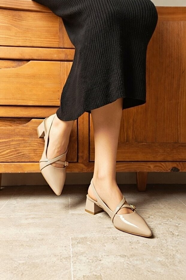 Comfortable and Stylish Patent Leather Ballet Flats.