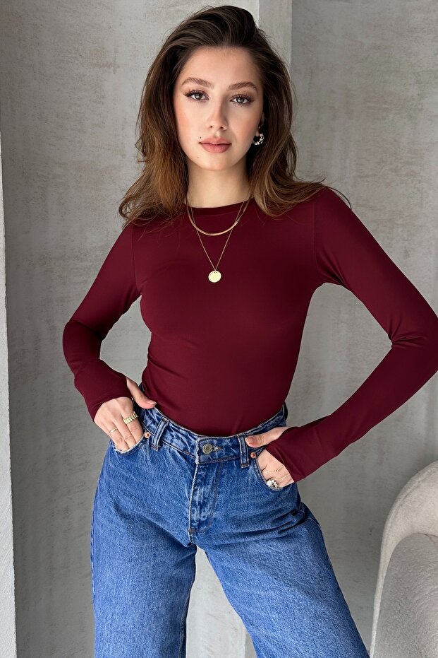 Burgundy Crew Neck Finger-Loop Touch Badi