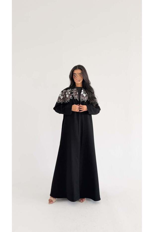 MWT1011 - عبايه تطريز بالابيض