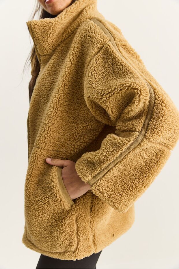LUCCI Oversized Plush Jacket with Pockets - 6
