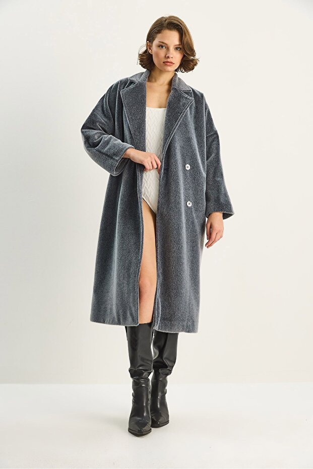 LUCCI Plush Buttoned Coat - 2
