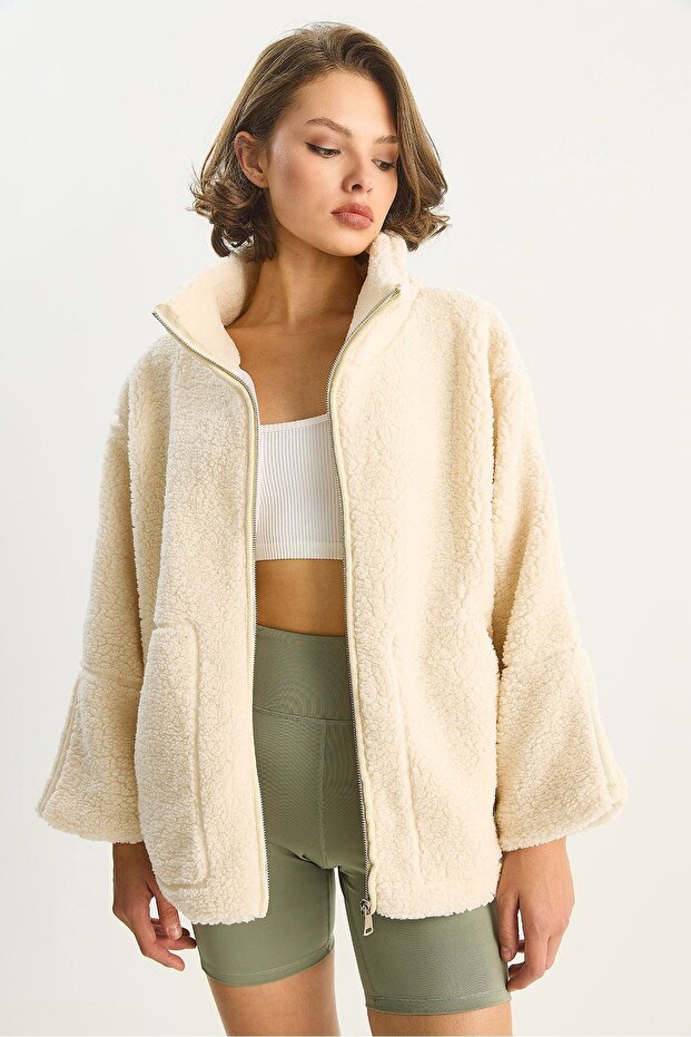 LUCCI Oversized Plush Jacket with Pockets - 5