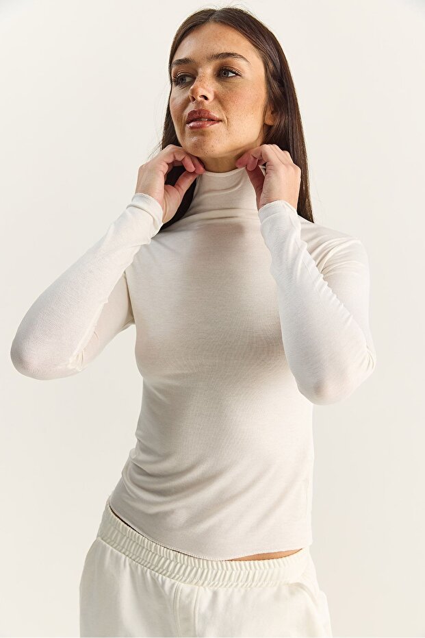 LUCCI Basic Half Turtleneck Blouse - 5