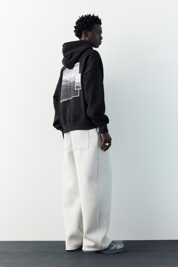 Kapüşonlu grafik sweatshirt - 5