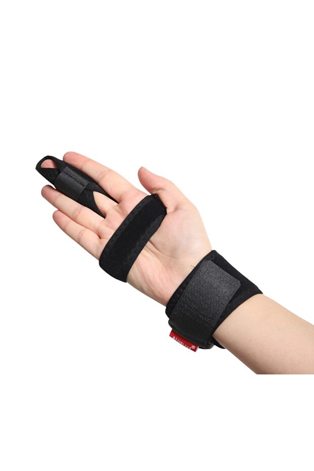 جبيرة كسر الإصبع الأوسط - 4