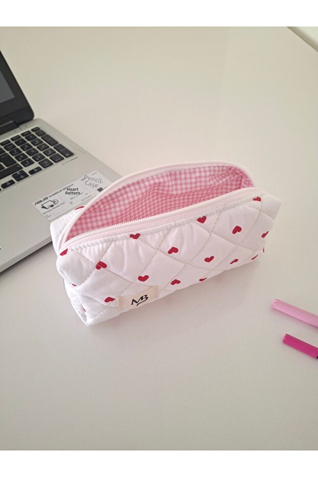 Heart patterned pencil holder - 1