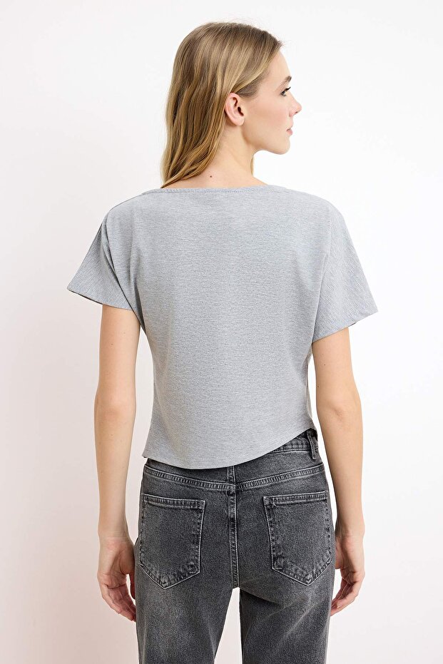 Gri Melanj Regular/Normal Kalıp Asimetrik Yaka Büzgülü Pamuklu Esnek Örme T-shirt TWOSS26TS00059 - 4