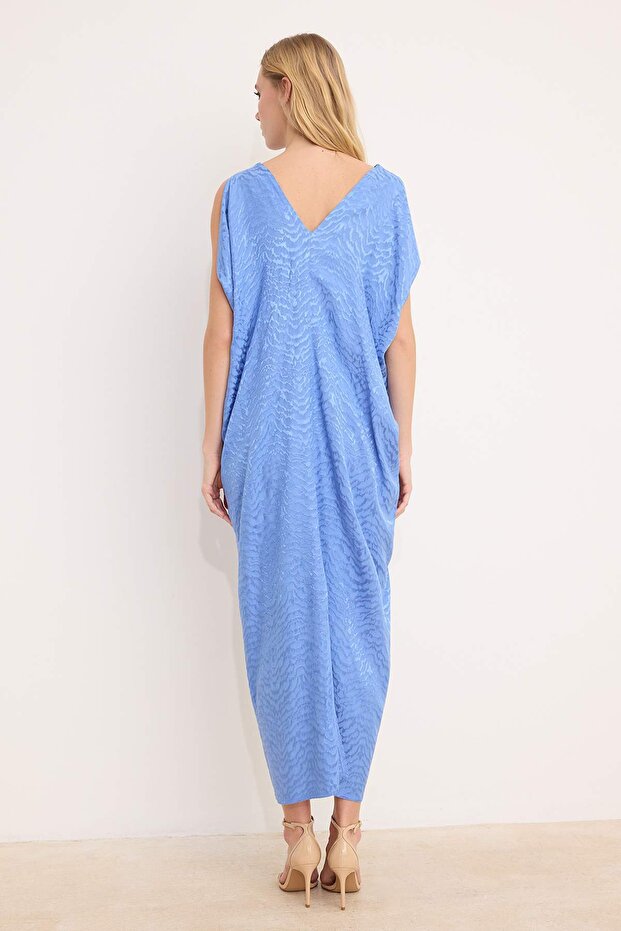 Nasiba Hafiz x Trendyol Collection Mavi Dokuma Jakar Desen Dokulu Elbise Jile TCTSS26EB00060 - 5