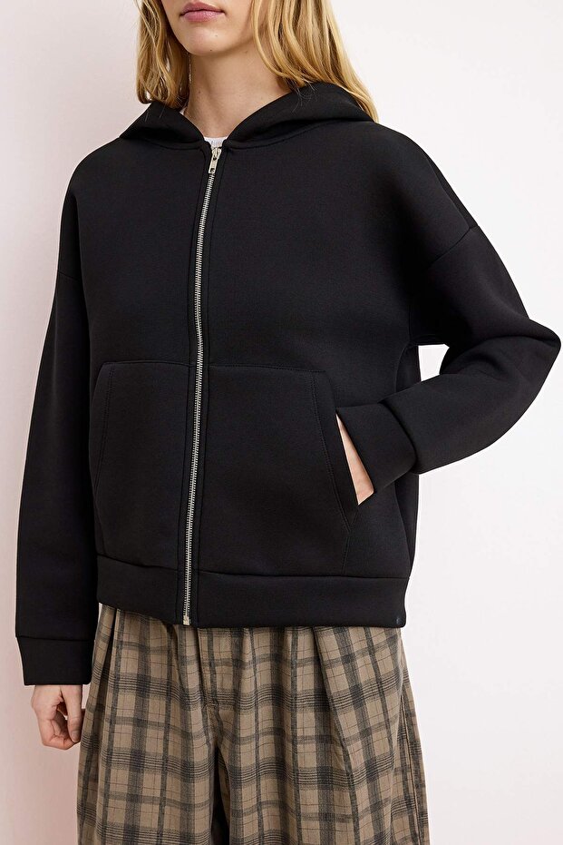 Wardrobe Essentials –Siyah Oversize Kapüşonlu Örme Sweatshirt |TWOAW26SW00018 - 3