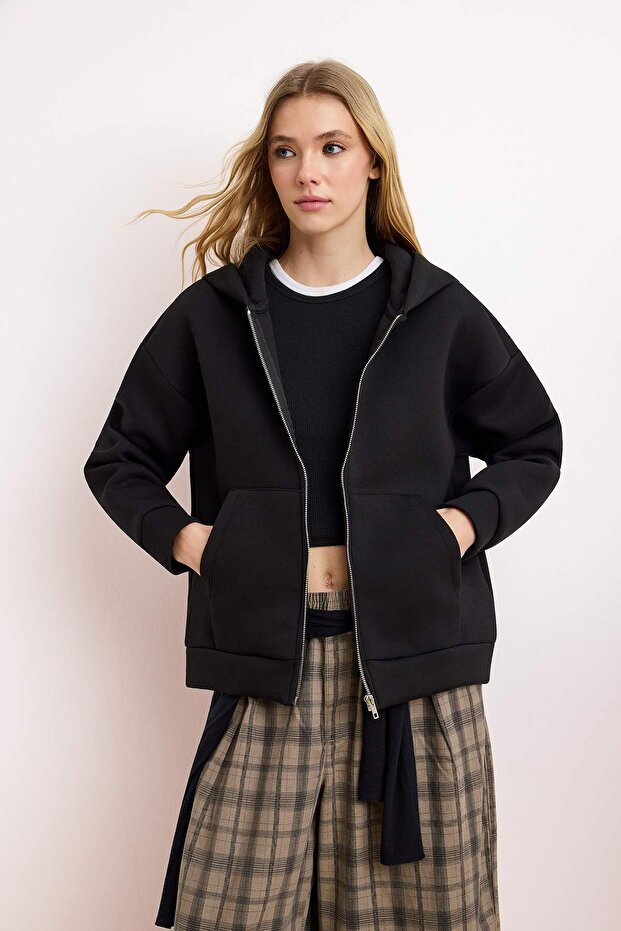 Wardrobe Essentials –Siyah Oversize Kapüşonlu Örme Sweatshirt |TWOAW26SW00018 - 1