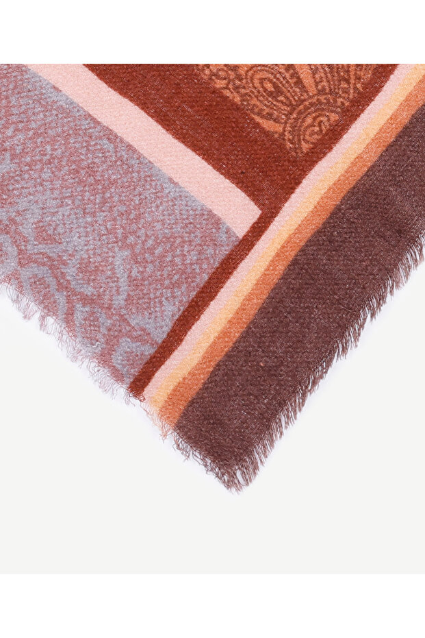 شال صوف منقوش بنمط عرقي - 2