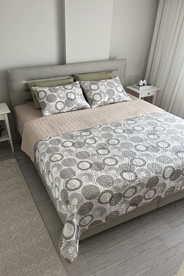 طقم مفرش سرير مبطن بحجم كينغ - شكل - 1