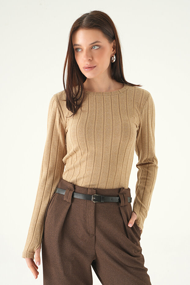 8268A بلوزة برقبة دائرية من فرو المنك - 6