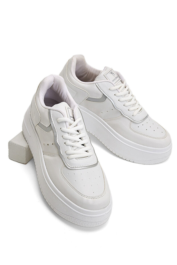 Women's White Comfortable Fit Lace-Up Sneaker