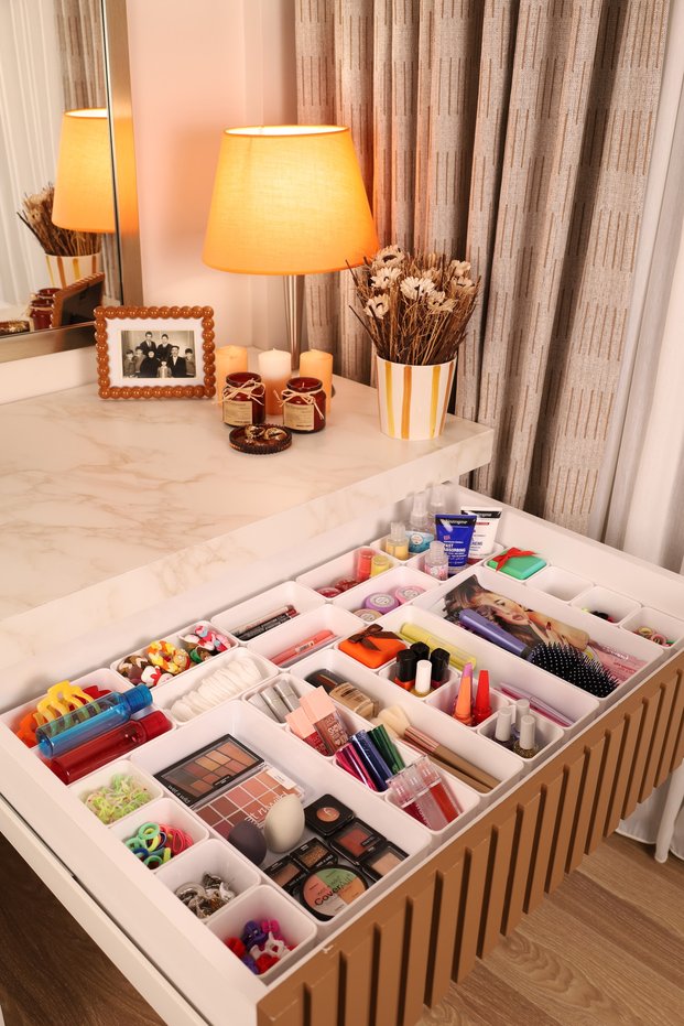 White Color Set of 30 Drawer Organizers Modular Makeup Jewelry Organizer (Hard Plastic) White