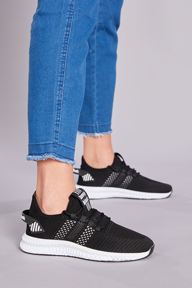 Unisex Black White Comfortable Fit Side Stripe Patterned Lace up Sports Shoes