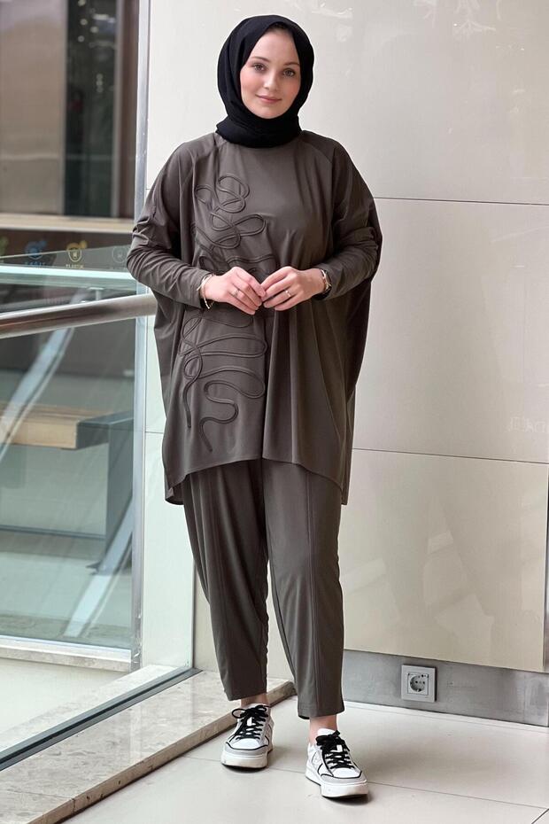 طقم بنطلون تونيك بنقشة عشوائية - 2