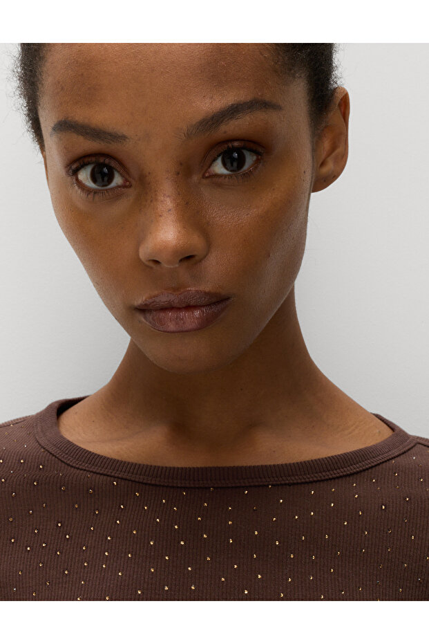 İşlemeli Dokulu Üst - 3