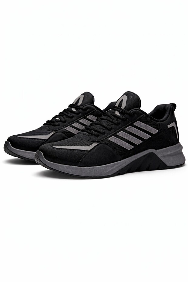 Striped Men's Sports Shoes