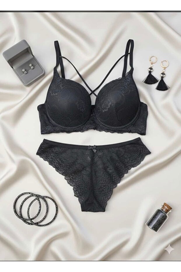 طقم حمالة صدر مبطنة من الدانتيل موديل كيلوت - 1