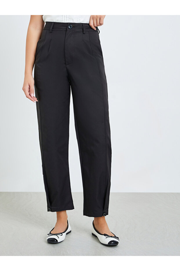 Black Solid Lantern Pants with Pockets - 2