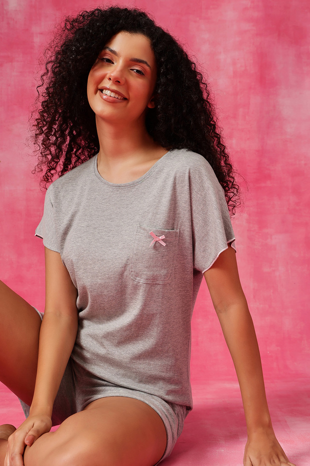 طقم أنيق أساسي مكون من بلوزة وشورت باللون الرمادي - قطن 100% - 1