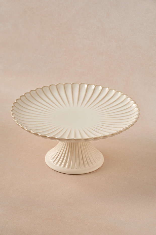 Daisy Footed Cake Stand 27.5 cm