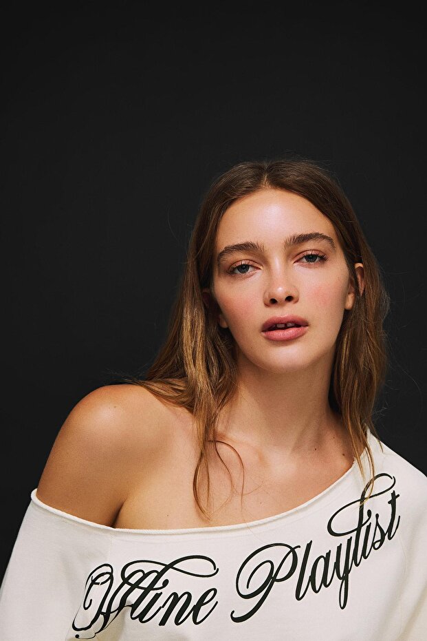 Asimetrik baskılı sweatshirt - 4