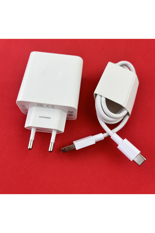 شاحن أوروبي أصلي بقوة 80 واط مع كابل USB-C للشحن السريع لهواتف آيفون 15 و14