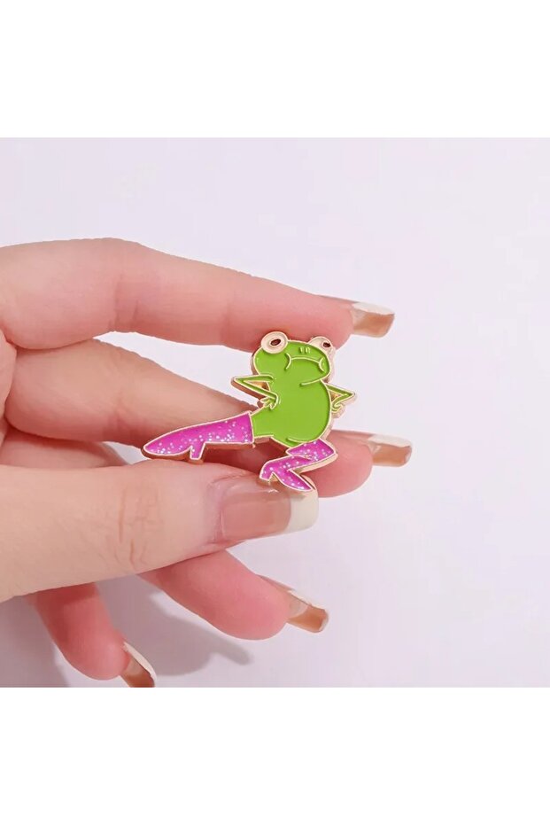 one size 1 pcs Funny Pink Boots Frog Enamel Pin Animal Metal Badge Lapel Pins Lacquered Gift Decorat