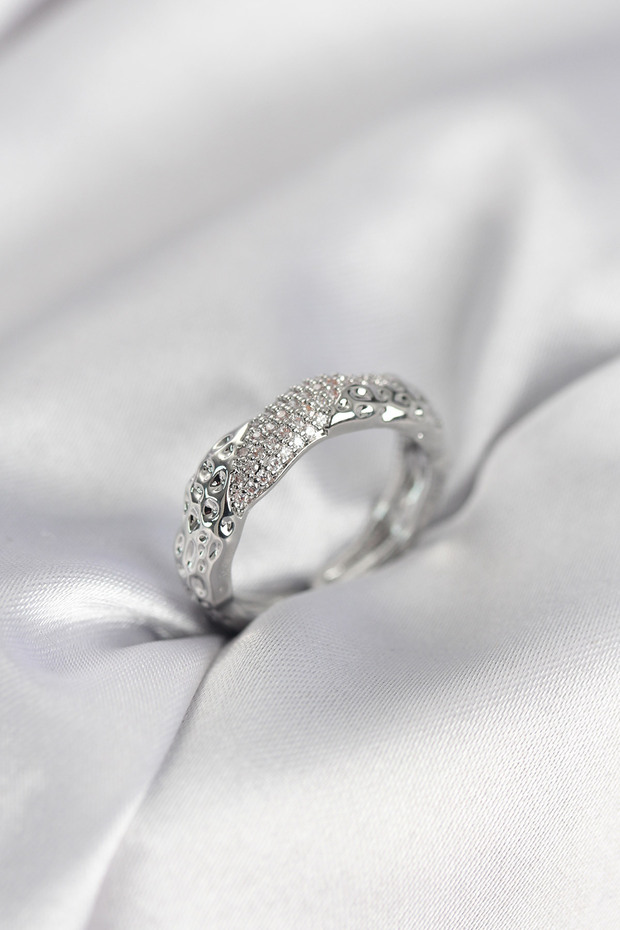 Silver Color Women's Ring with Zircon Stone and Puntal