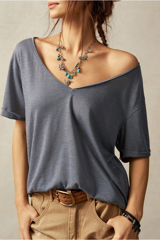 Kadın Antrasit Oversize-Salaş V Yaka Basic Tişört - 1