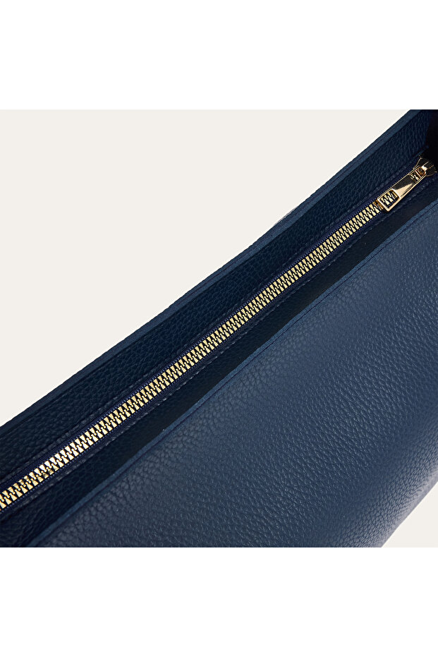 حقيبة يد بمظهر جلدي - 2