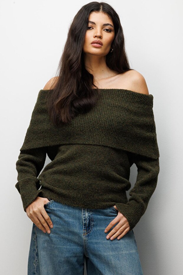 Mixray Loose Cut Ribbed Madonna Collar Sweater