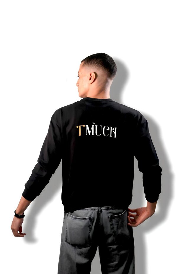 BLACK SWEATSHIRT LOGO ON THE BACK OF CLOTHING