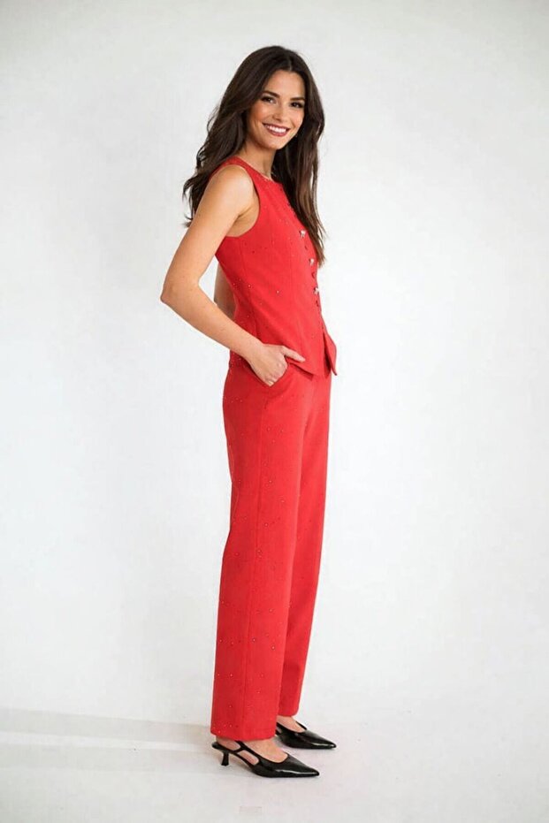 Red Button Detailed Suit - 4