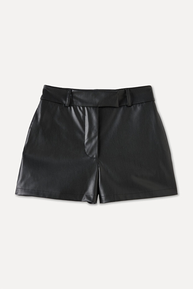 DERİ GÖRÜNÜMLÜ MİNİ ŞORT - 5