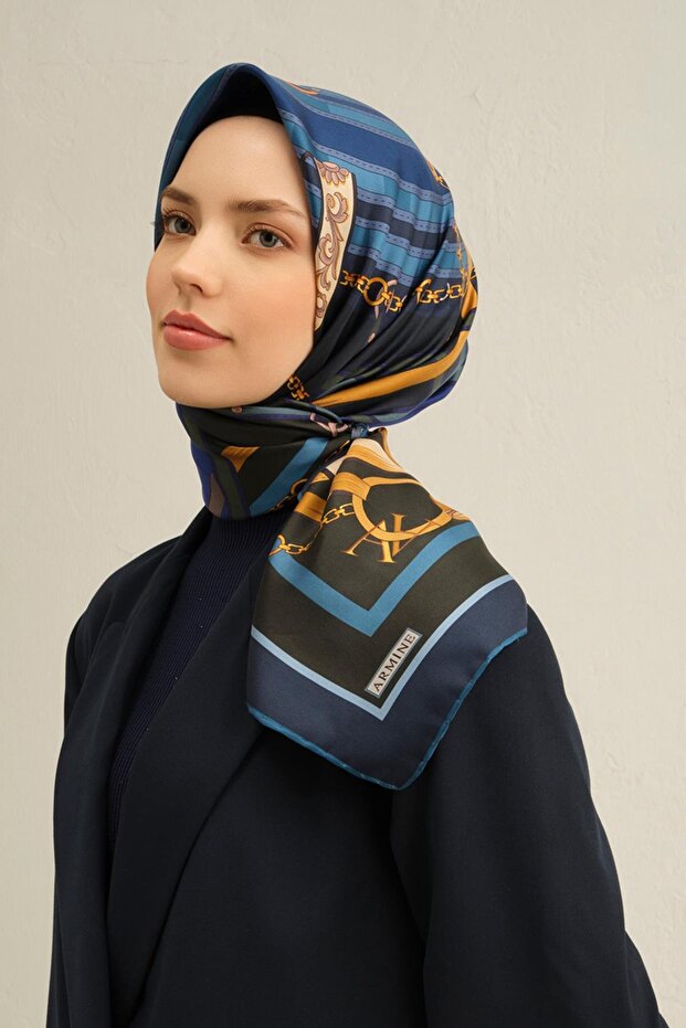 وشاح من الحرير الخالص بنمط حزام سلسلة باللون الأزرق الداكن -E25YA9315D02-52