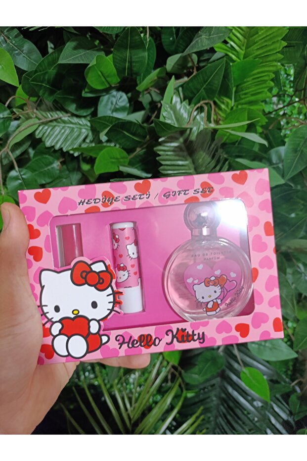 Parfüm, ruj ve Hello Kitty oje. - 1