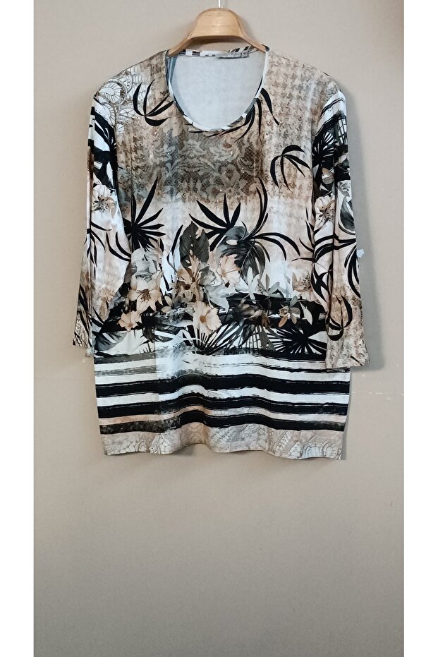 Flower-Patterned Plus Size Women's Blouse - 3