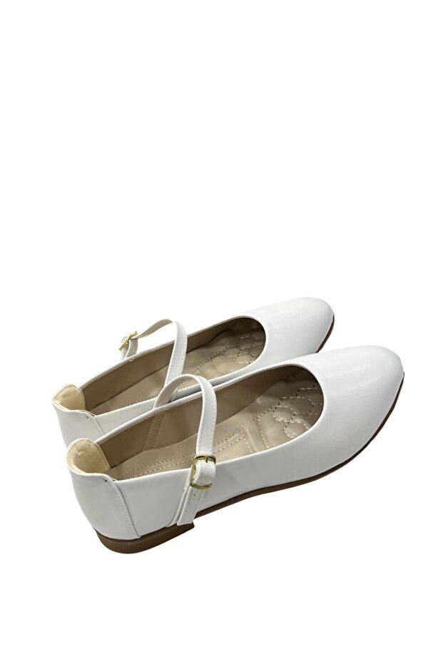 Shoes Tied Babet