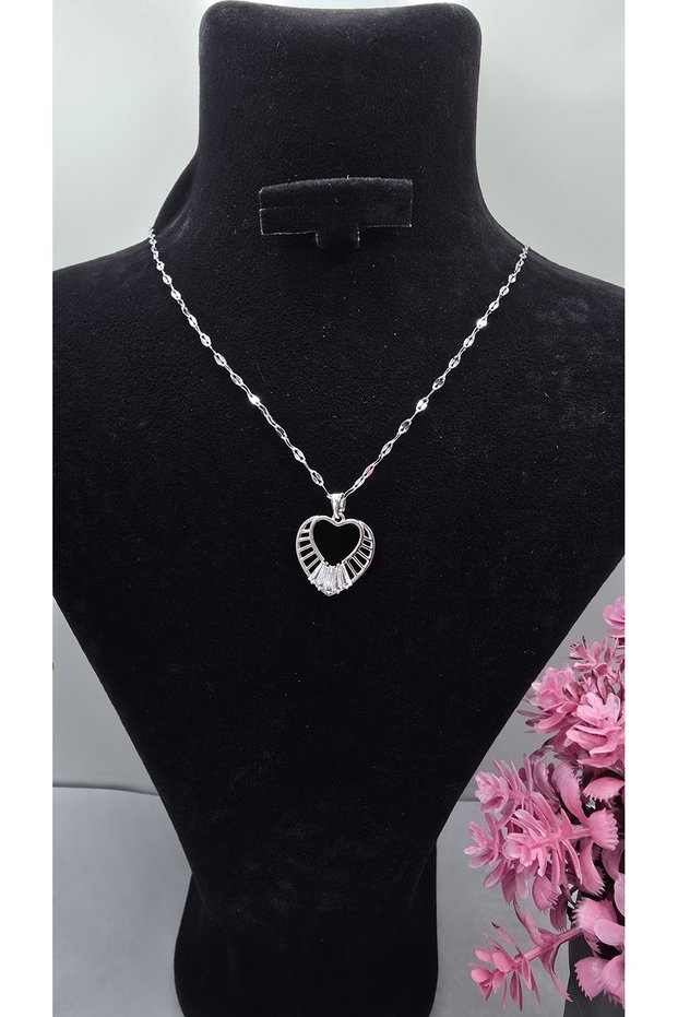 Zircon Stone Mounted Heart Silver Color Steel Tarnish Resistant Modern Design Necklace