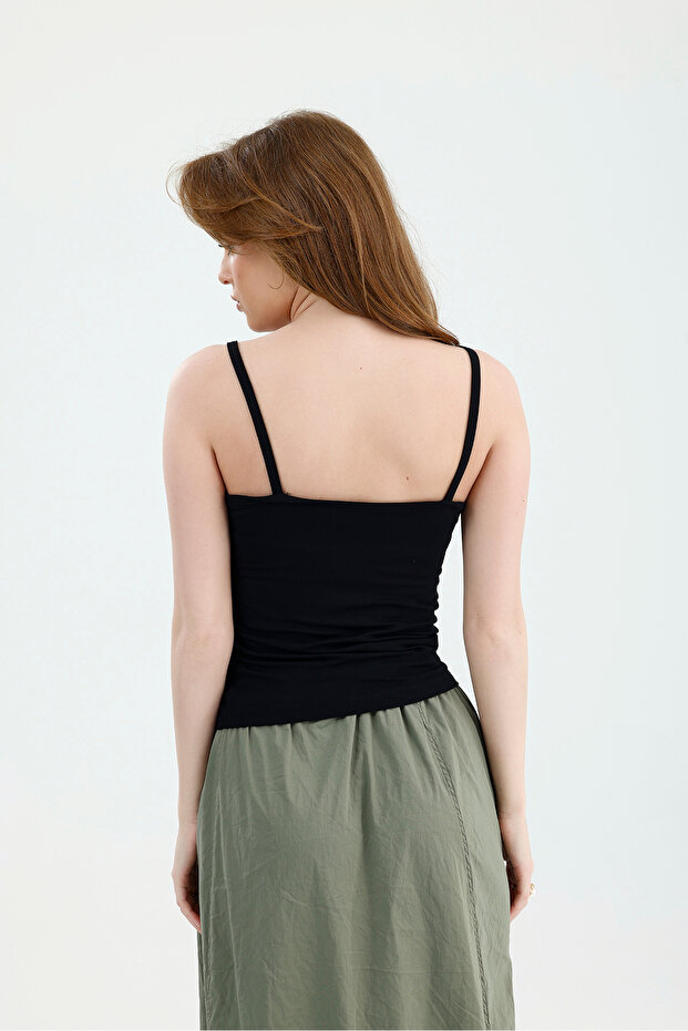 قميص داخلي أساسي أسود بحزام سميك - 4