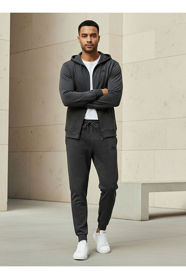 Men Drawstring Waist Joggers - 2