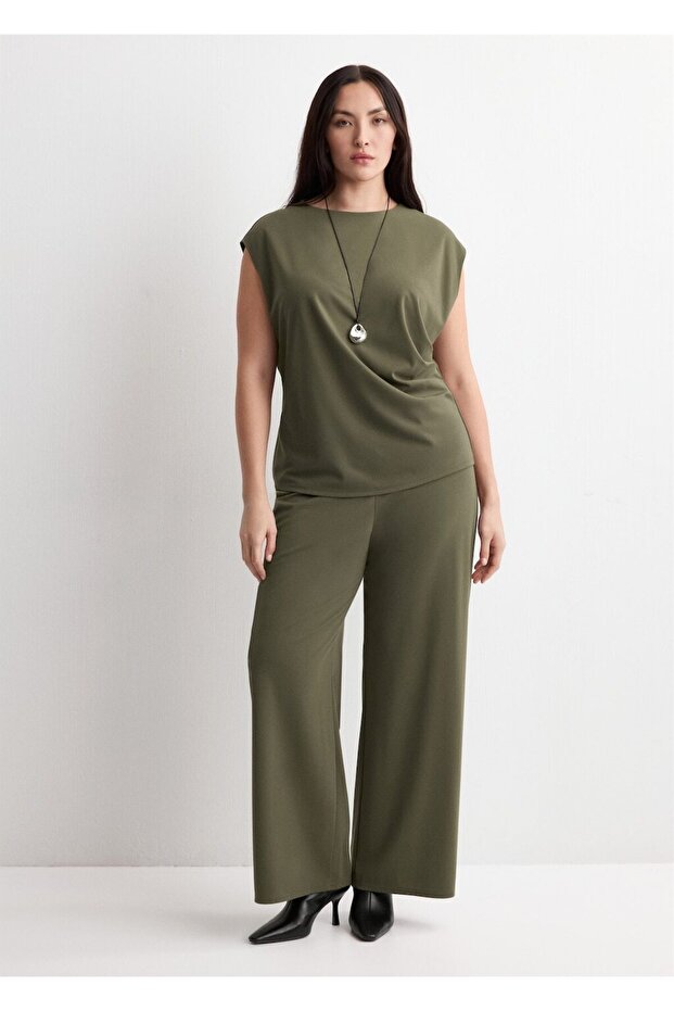 Büzgü detaylı tişört - 7